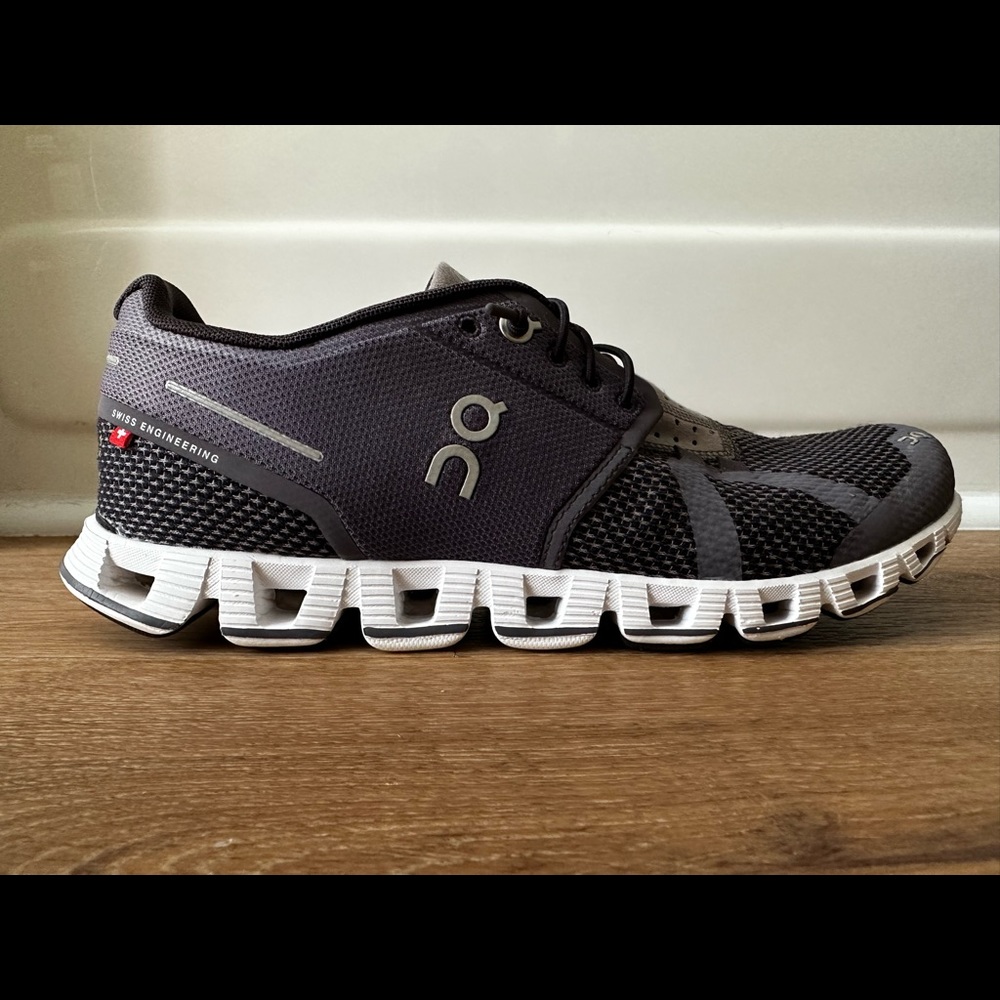 ON CLOUD 2 RUNNING SHOES
